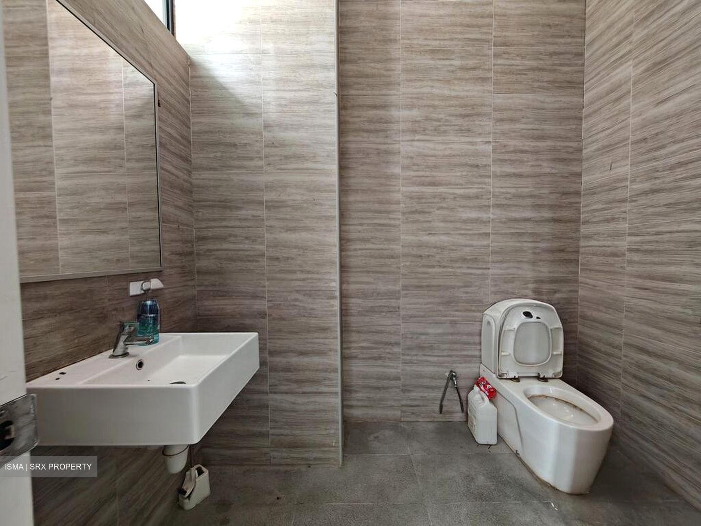 Interlocal Centre (D5), Factory #504150621